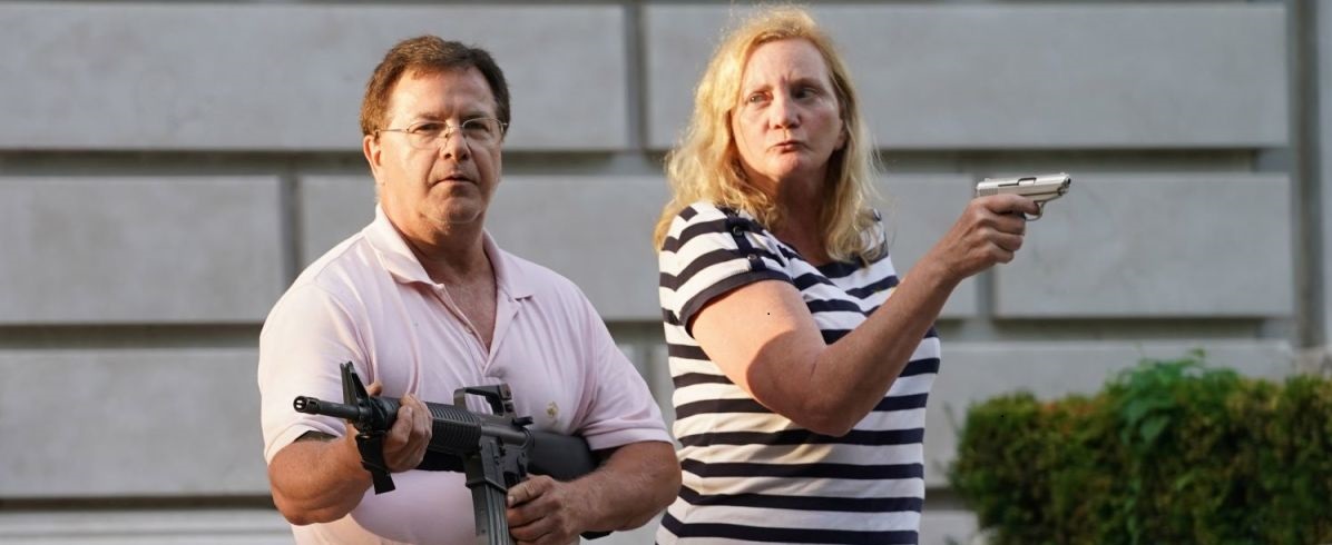 Ο Τζ.Σόρος «δώρισε» 100.000 δολάρια στην εισαγγελέα που άσκησε δίωξη στο ζευγάρι που αντιστάθηκε στους ακροαριστερούς