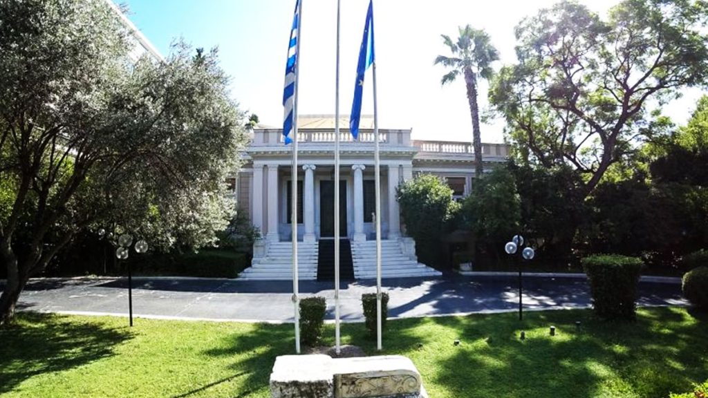 Κυβέρνηση σε ΣΥΡΙΖΑ: «Ανοιχτός ο δρόμος για το 3% – Με μια στάση στον Γράμμο…»