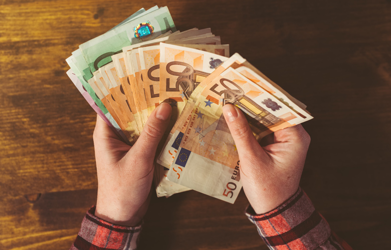 Ρόδος: Έπεισαν 43χρονο ότι θα κληρονομήσει 1,3 εκατ. ευρώ και του πήραν 19.000 ευρώ