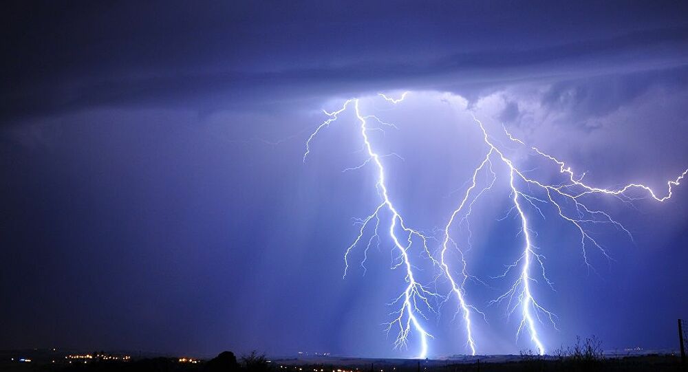 Κεραυνός «παγίδευσε» τέσσερα τρένα μεταξύ Τεμπών και Πιερίας