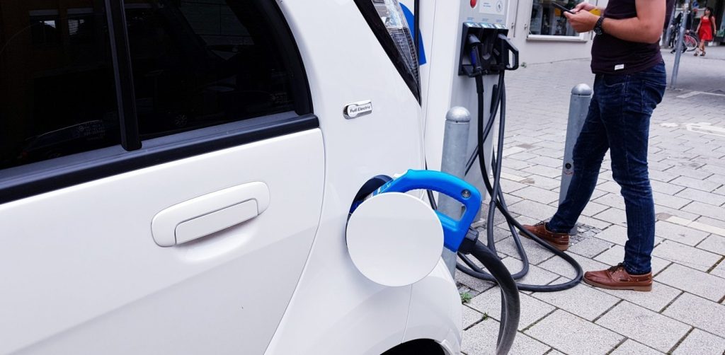 Επιδότηση ηλεκτρικού οχήματος: Βήμα – βήμα η διαδικασία που πρέπει να ακολουθήσετε