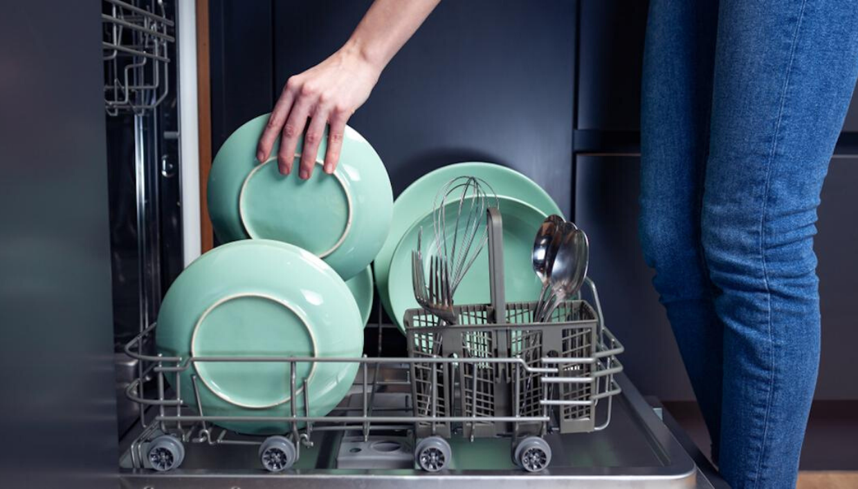 Αυτές είναι οι πέντε «άγνωστες» χρήσεις του πλυντηρίου πιάτων