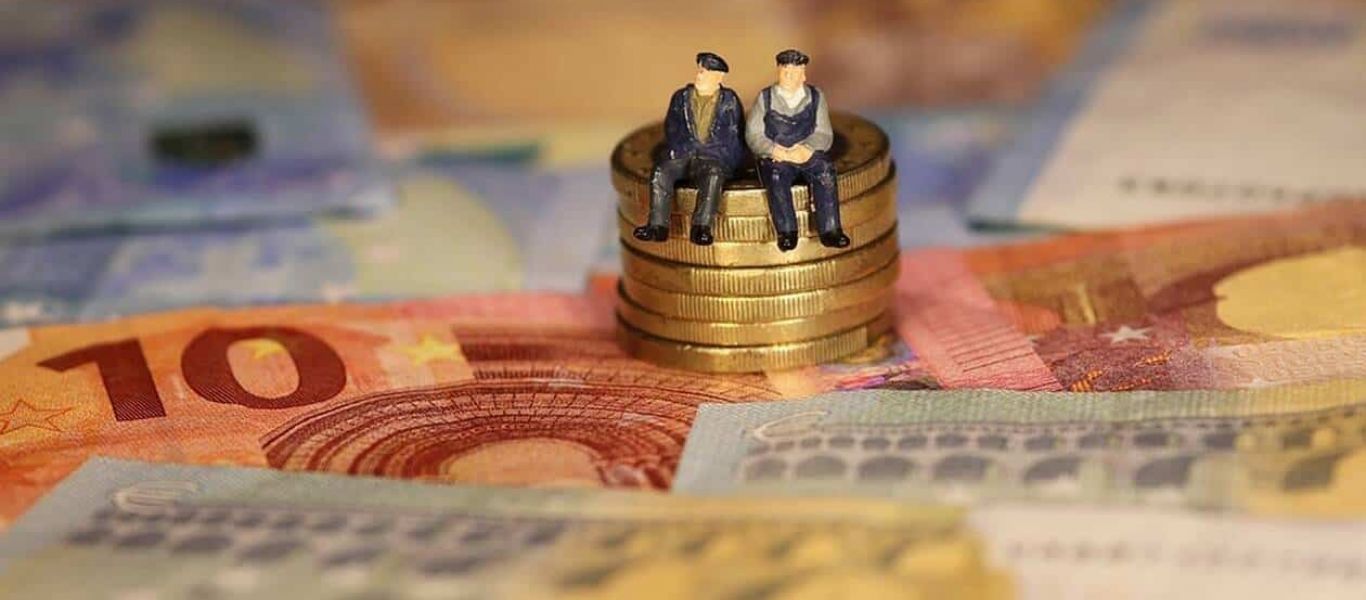 Αναδρομικά: Δείτε πόσο και πως θα επιβαρυνθούν οι συνταξιούχοι – Τα σενάρια που υπάρχουν στο «τραπέζι»