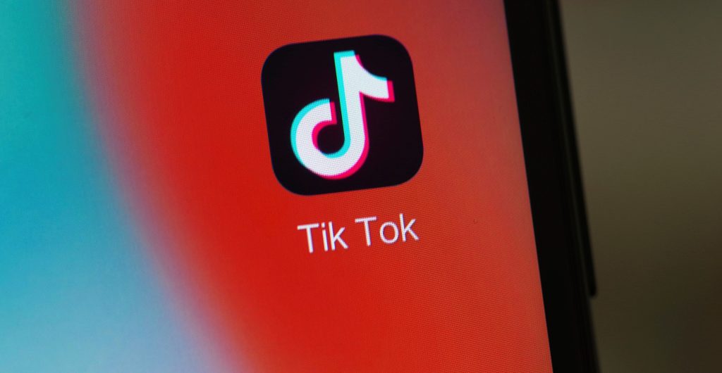 TikTok: Ανοίγει στην Ιρλανδία το πρώτο κέντρο δεδομένων στην Ευρώπη