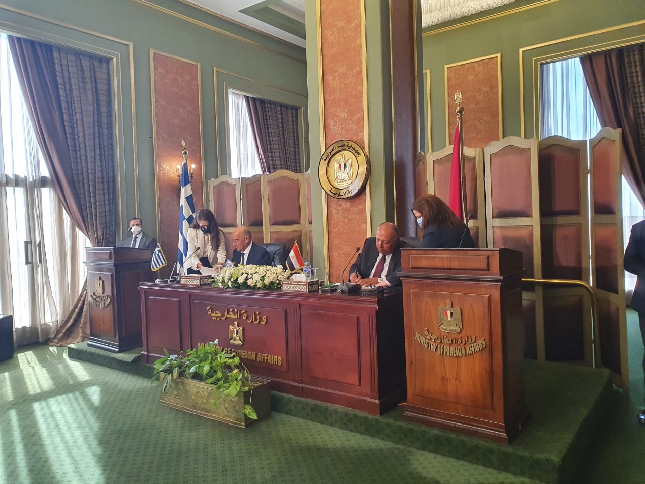 Κάϊρο: Οι υπουργοί Εξωτερικών Ελλάδας-Αιγύπτου υπέγραψαν την συμφωνία μερικής οριοθέτησης της  ΑΟΖ (upd)