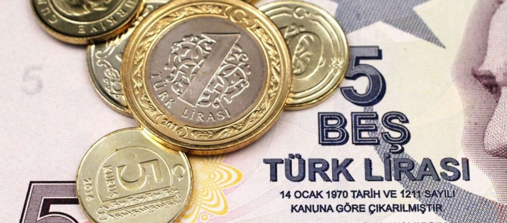 Σε ελεύθερη πτώση η τούρκικη λίρα – Έχει χάσει πάνω από 18% της αξίας της