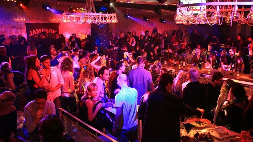 Κορωνοϊός – Νέα μέτρα: Μπαρ και κλαμπ χωρίς όρθιους μέχρι τέλος Αυγούστου