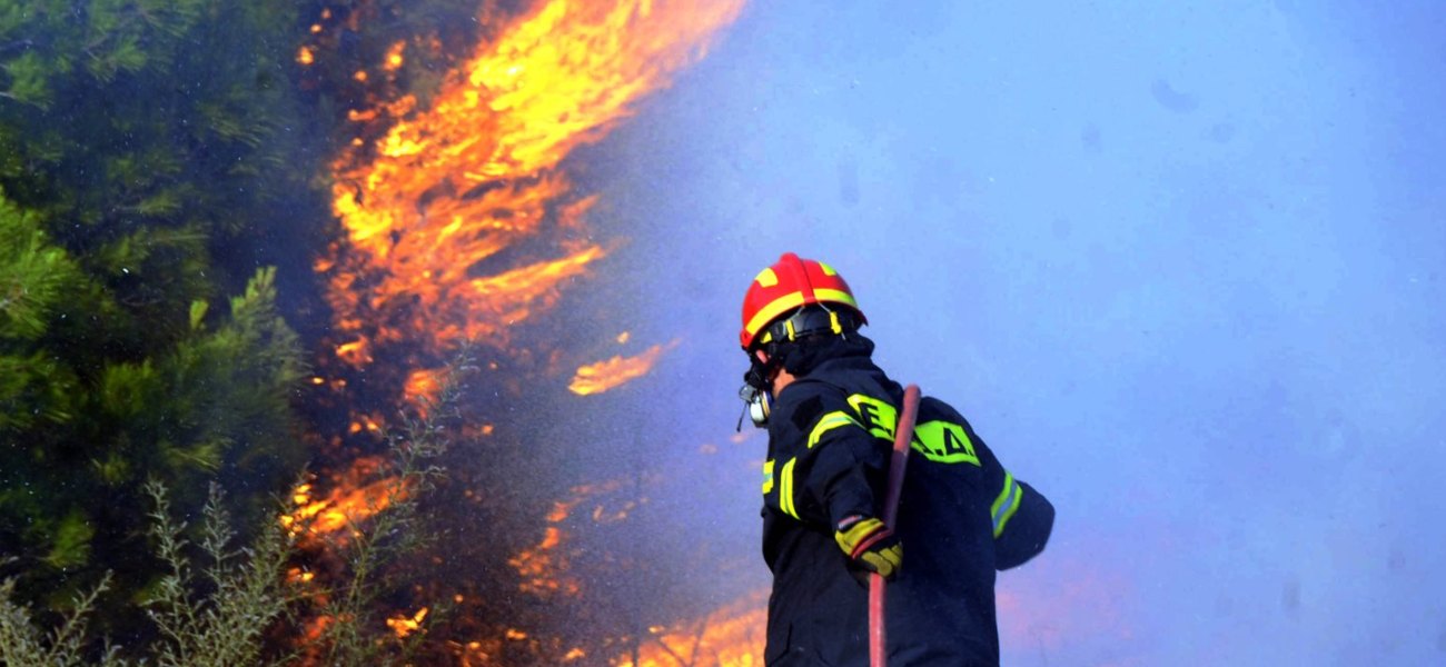 Μάνη: Μεγάλη πυρκαγιά ξέσπασε στην περιοχή – Προκαλούν ανησυχία οι ισχυροί άνεμοι