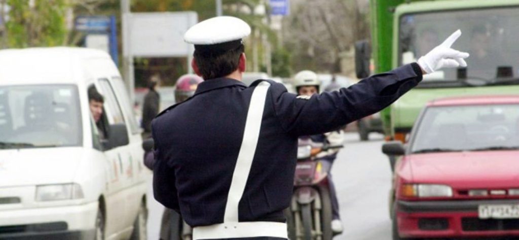 Μποτιλιάρισμα στον Κηφισό – Γέμισε με ασβέστη όλος ο δρόμος