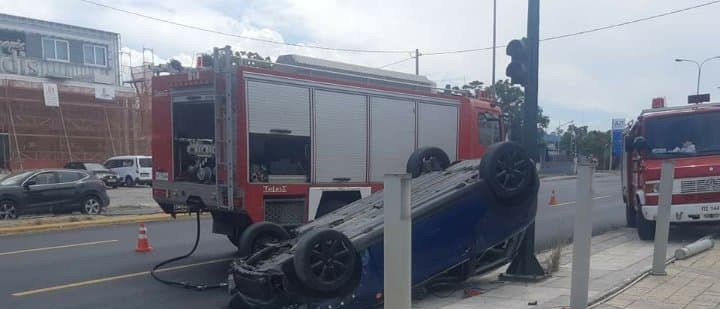 Πατρών – Κορίνθου: Eκτροπή οχήματος στο ύψος της Κανελλοπούλου