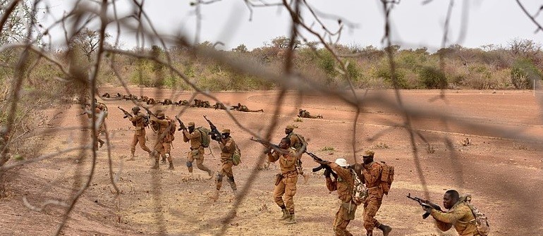 Μπουρκίνα Φάσο: Ένοπλη επίθεση σε αγορά – Περίπου 20 νεκροί