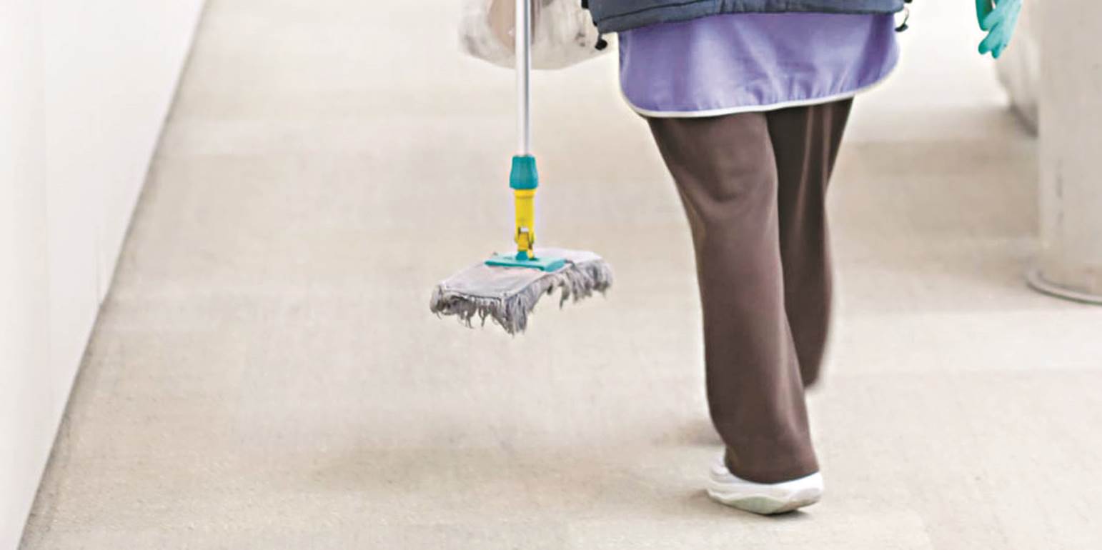 Υπεγράφη η ΚΥΑ για τις προσλήψεις προσωπικού καθαριότητας στα σχολεία – Κριτήρια και δικαιούχοι