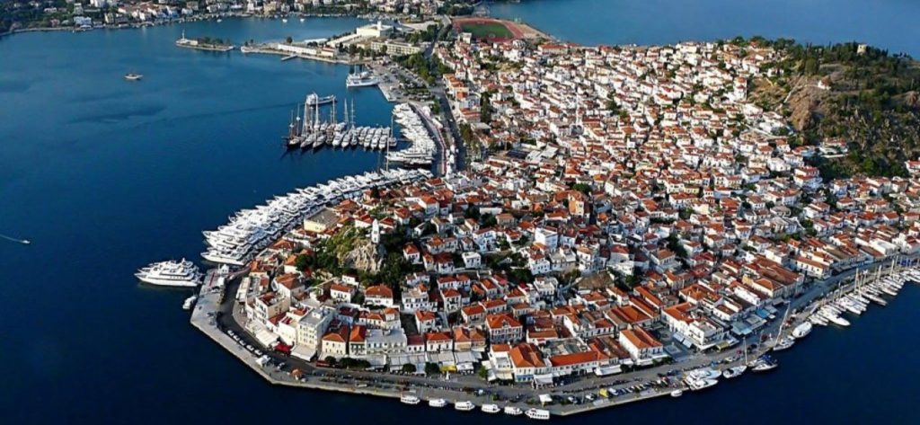 Πόρος: Οι καταγγελίες του δημάρχου φέρνουν την απομάκρυνση του διοικητή του Α.Τ.