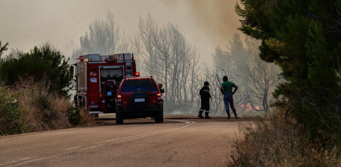 Μεγάλη φωτιά ξέσπασε στην ανατολική Μάνη – Εκκενώνεται οικισμός (upd)