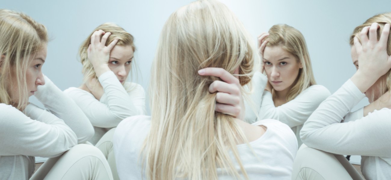 Προκαλούν σοκ οι ζωγραφιές 18χρονης που πάσχει από σχιζοφρένεια (φώτο)