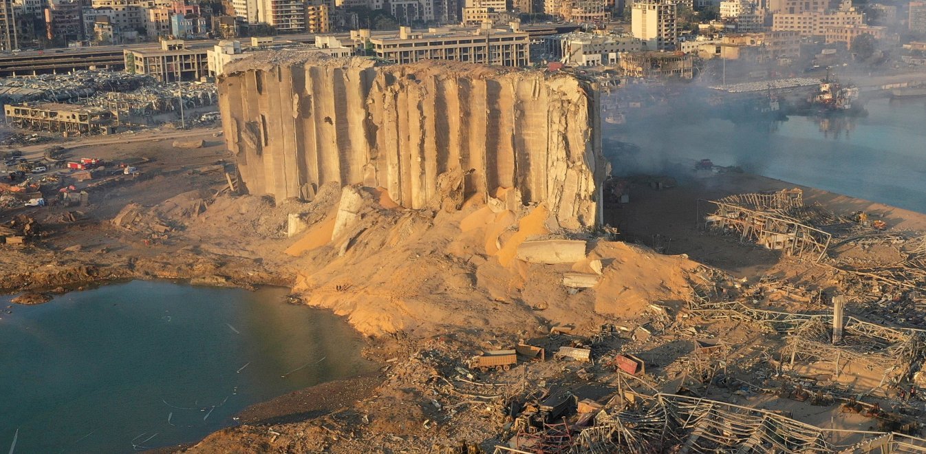 Βηρυτός: Βίντεο από drone δείχνει την καταστροφή μετά από την φονική έκρηξη (βίντεο)