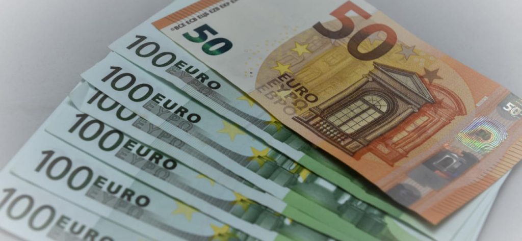 Μύκονος: Συνελήφθη ζευγάρι στο αεροδρόμιο που είχε κλέψει τσαντάκι με 7.800 ευρώ