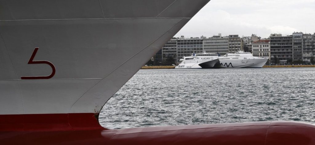 Σύρος: Στο λιμάνι η πολυτελής θαλαμηγός Forever One του Μεξικανού Coca Cola (φώτο & βίντεο)