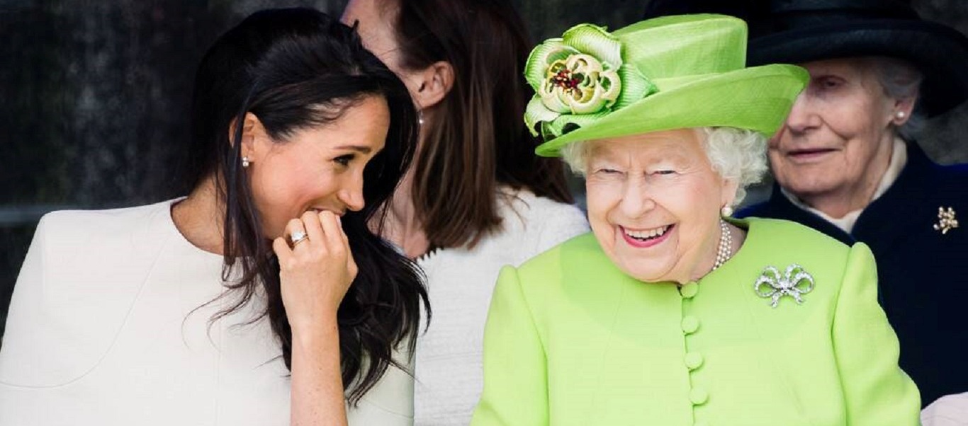 Η βασίλισσα Ελισάβετ έσπασε το πρωτόκολλο για τη Μ.Μαρκλ και κανείς δεν το κατάλαβε