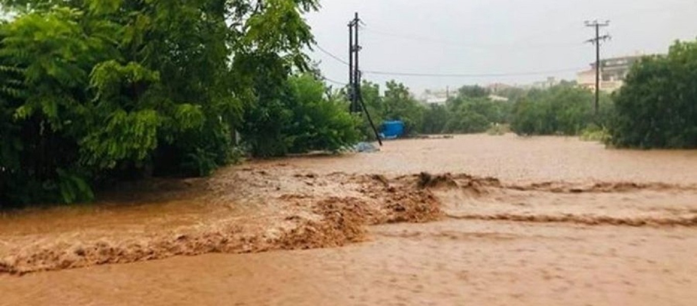 Κακοκαιρία «Θάλεια»: 300 χιλιοστά βροχής έπεσαν σε οκτώ ώρες στη Στενή Ευβοίας (φωτό)