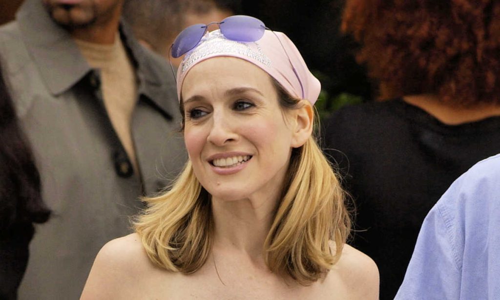 Θυμήθηκε τον ρόλο της στο «Sex and the City» η Σ.Τ.Πάρκερ και… ξεκινάει εκπομπή προξενιών