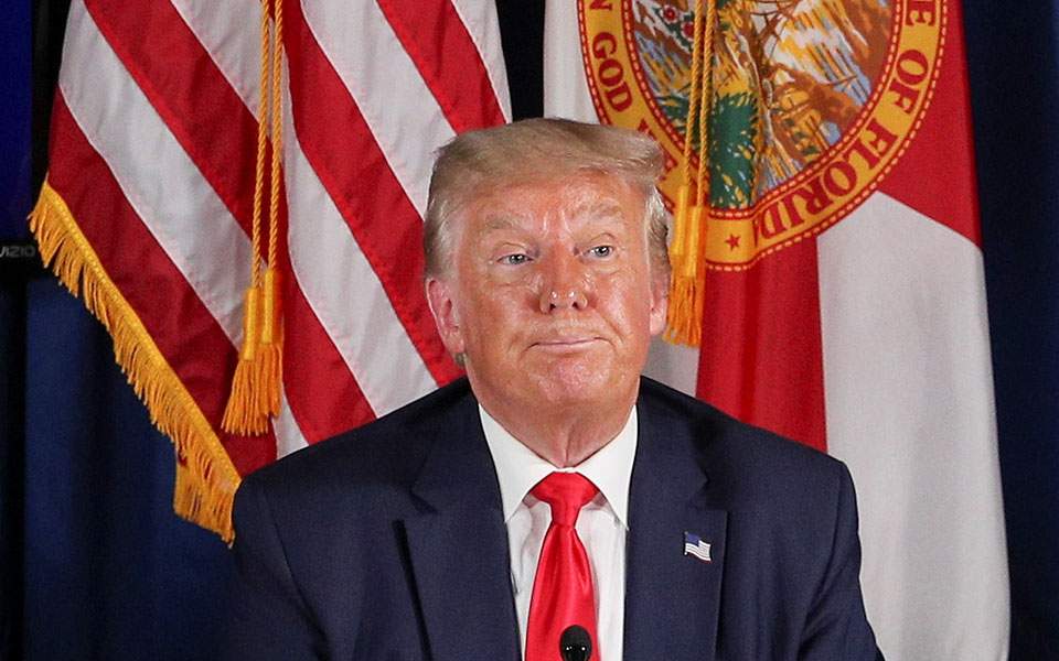 Οι Δημοκρατικοί κρίνουν αντισυνταγματικά τα προεδρικά διατάγματα για την οικονομική ενίσχυση των πολιτών!