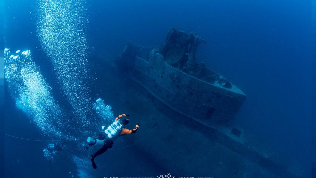 Υποβρύχιοι καθαρισμοί στην Καβάλα: Ανέσυρα από λάστιχα τρακτέρ μέχρι… βάρκα (φωτο)