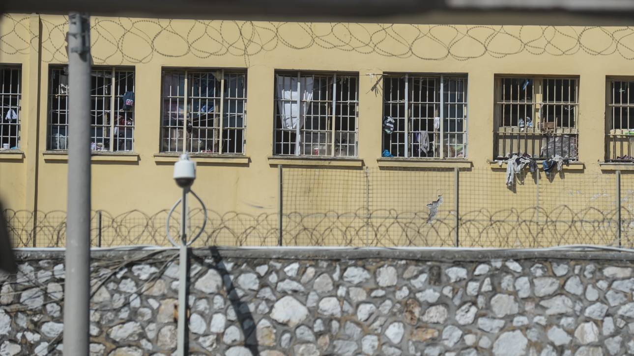 Αιφνιδιαστικός έλεγχος στις φυλακές Αγίου Στεφάνου – Πάτρα: Εντοπίστηκαν μαχαίρια και ρόπαλα (φώτο)