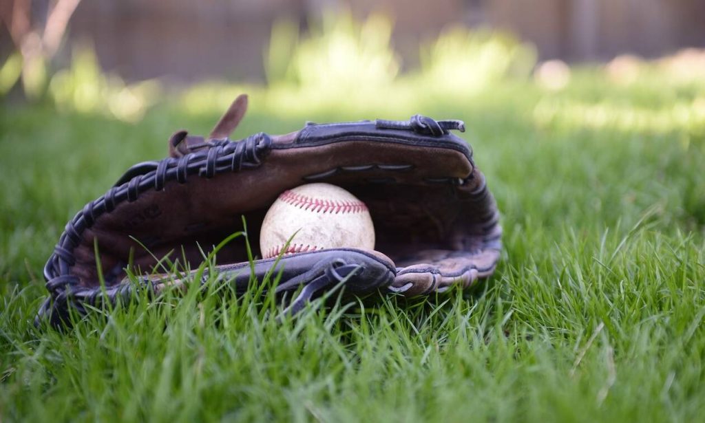 «Χαμός»  σε αγώνα επαγγελματικού μπέιζμπολ στις ΗΠΑ – Άγριο ξύλο μεταξύ των παικτών (βίντεο)