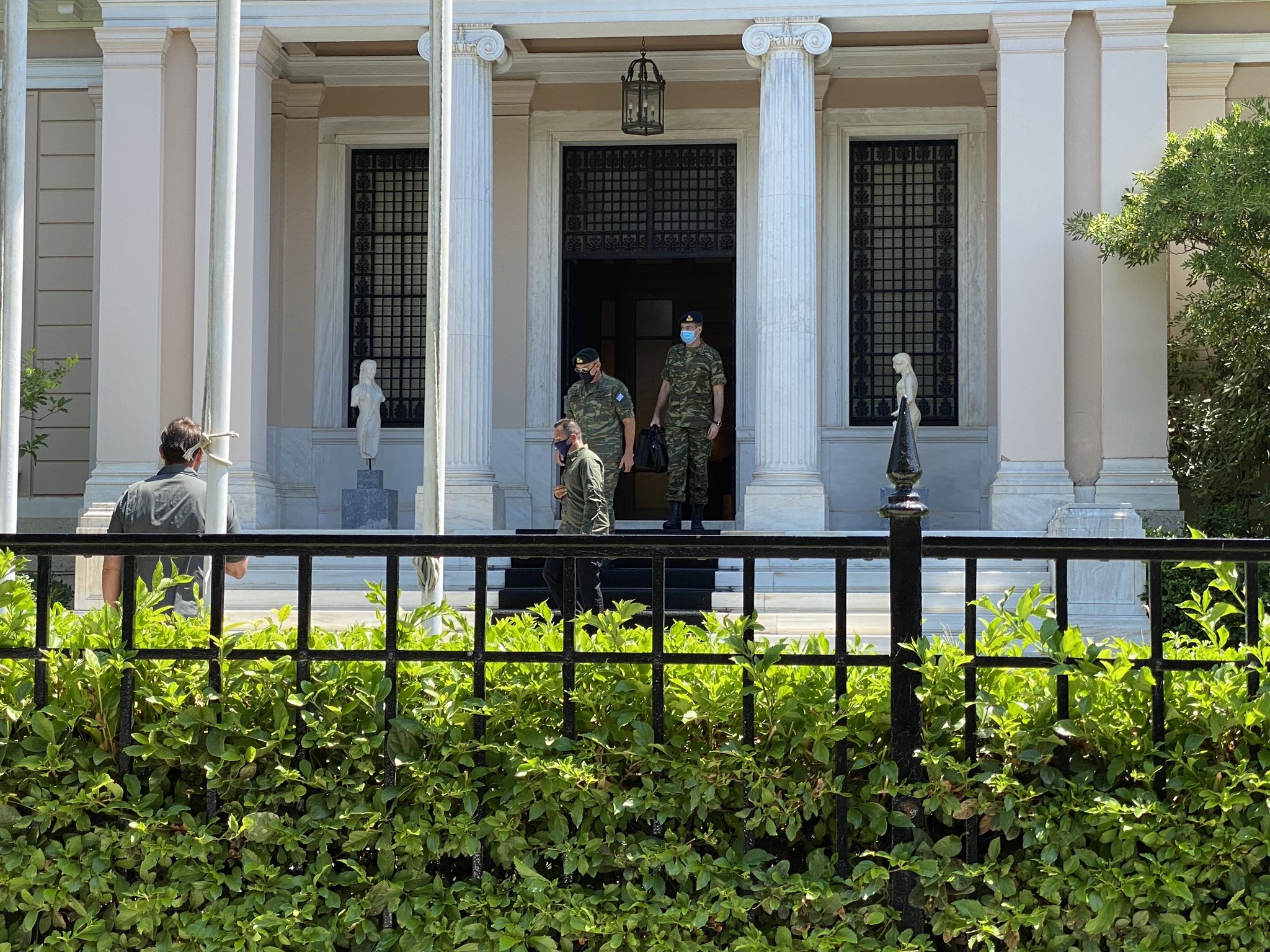 ΚΥΣΕΑ: Με παραλλαγή στο Μαξίμου ο Α/ΓΕΕΘΑ (φώτο)