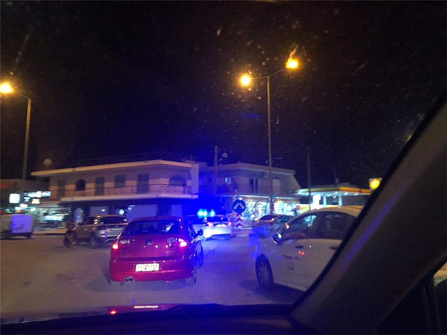 Ερέτρια: Καυγάς για μια θέση στο φέρι μποτ – Πάνω από 150 οχήματα ήθελαν να περάσουν στον Ωρωπό (φώτο-βίντεο)