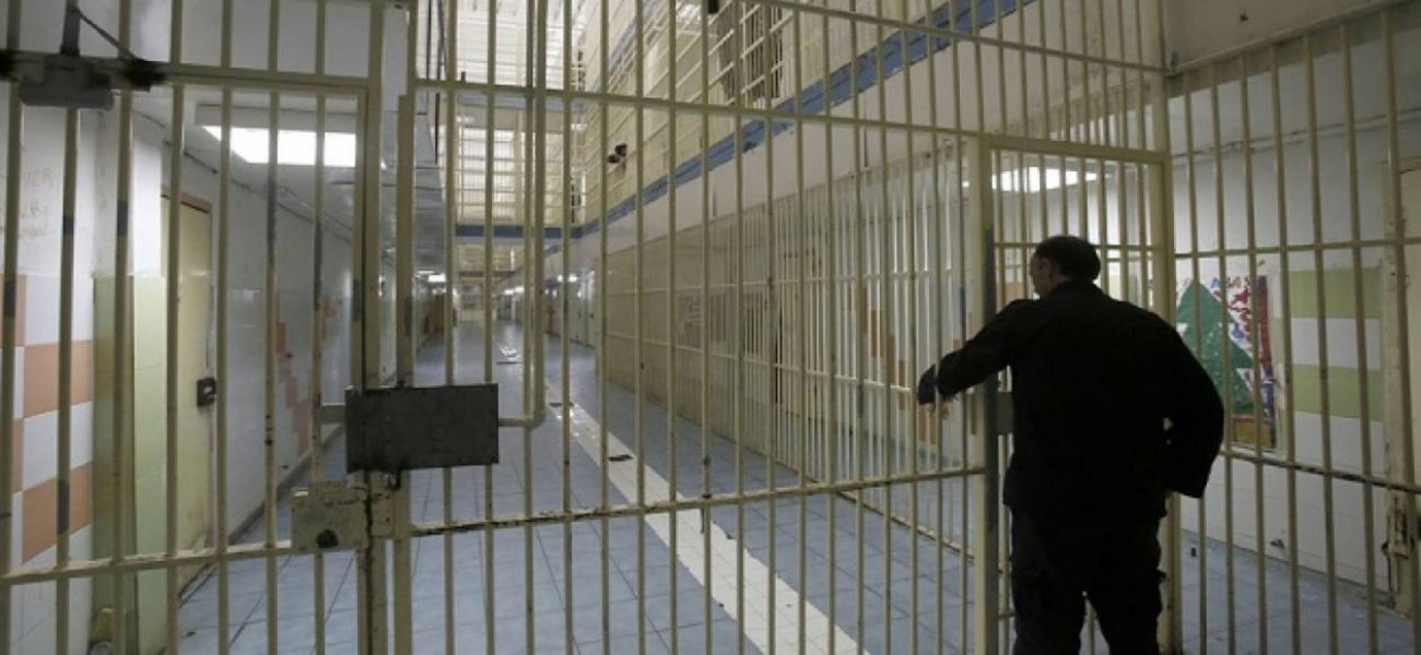 «Λαβράκι» ο έλεγχος στις φυλακές Δομοκού – Εντοπίστηκαν ναρκωτικά, αυτοσχέδιο μαχαίρι και κινητό σε σακίδιο κρατούμενου