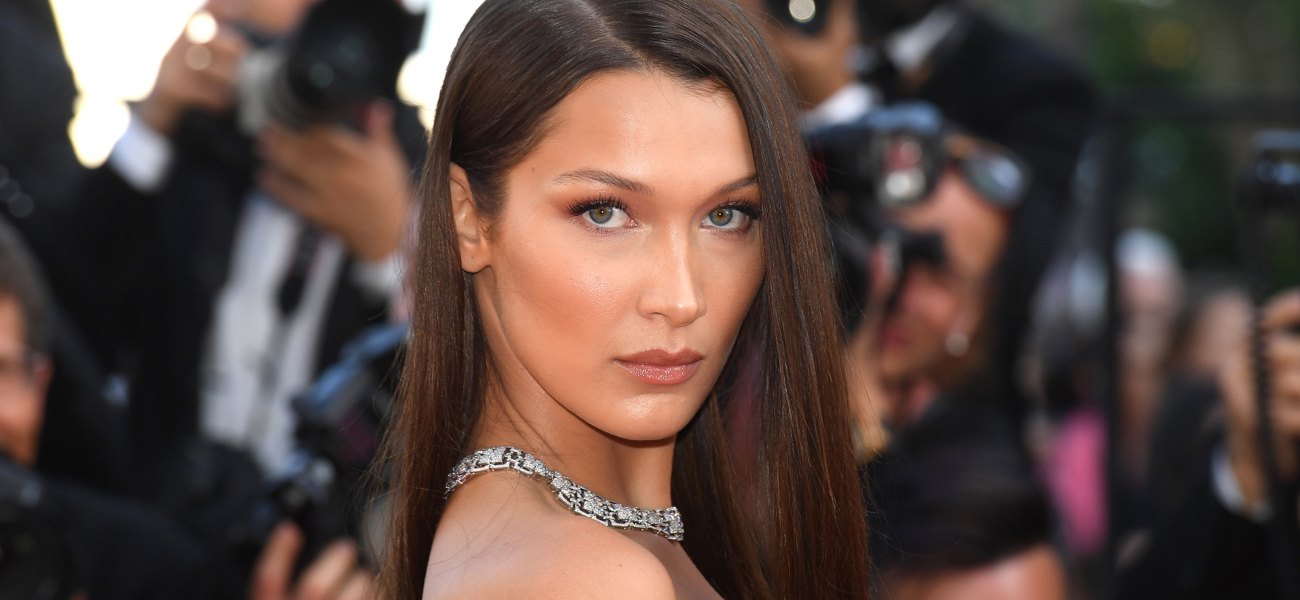 Η Bella Hadid φοράει το εντυπωσιακό της στρινγκ και αφήνει τα υπόλοιπα στην φαντασία (φώτο)