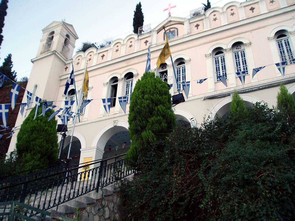 Παναγία Τρυπητή: Η ιστορία πίσω από την εκκλησία στο Αίγιο – Το ναυάγιο και ο θεοσεβούμενος ναυτικός