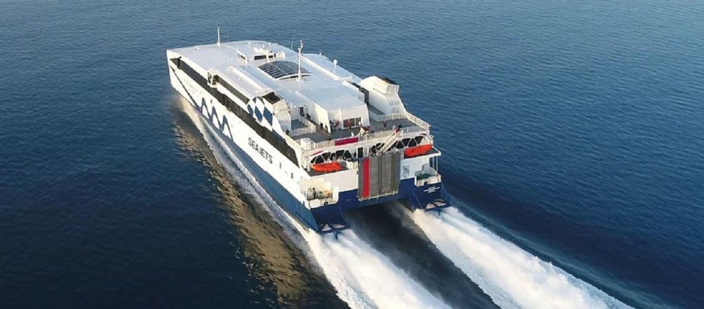 Νάξος: Βλάβη στο «Power Jet» – Οι επιβάτες συνέχισαν με άλλο καταμαράν