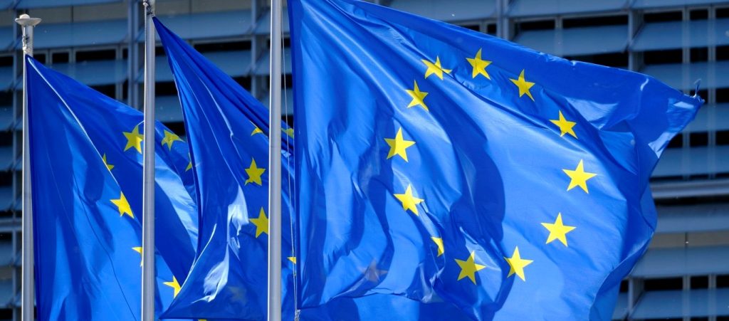 ΕΕ: Επέβαλε τελωνειακούς δασμούς στα βασικά εξαγωγικά προϊόντα της Καμπότζη