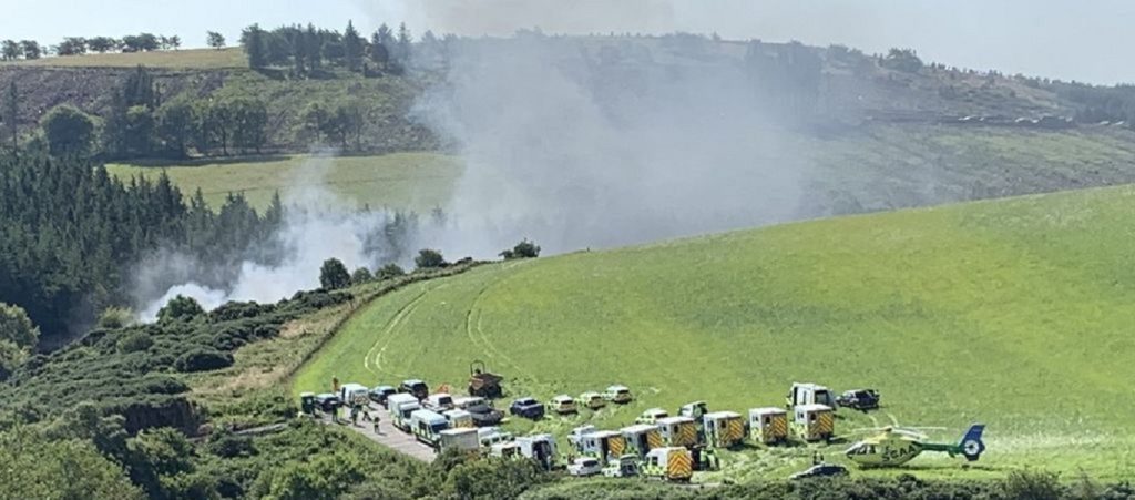 Σκωτία: Εκτροχιάστηκε τρένο – Πυκνοί καπνοί στην περιοχή – Πληροφορίες για νεκρούς (βίντεο)