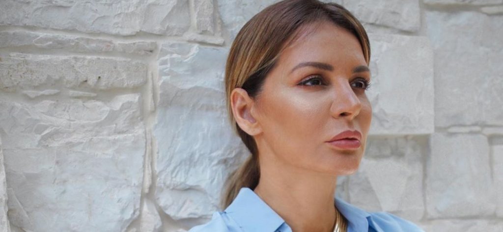 Το λευκό μπικίνι της Μαρίας Καλάβρια σε αφήνει με το… στόμα ανοιχτό (φώτο)