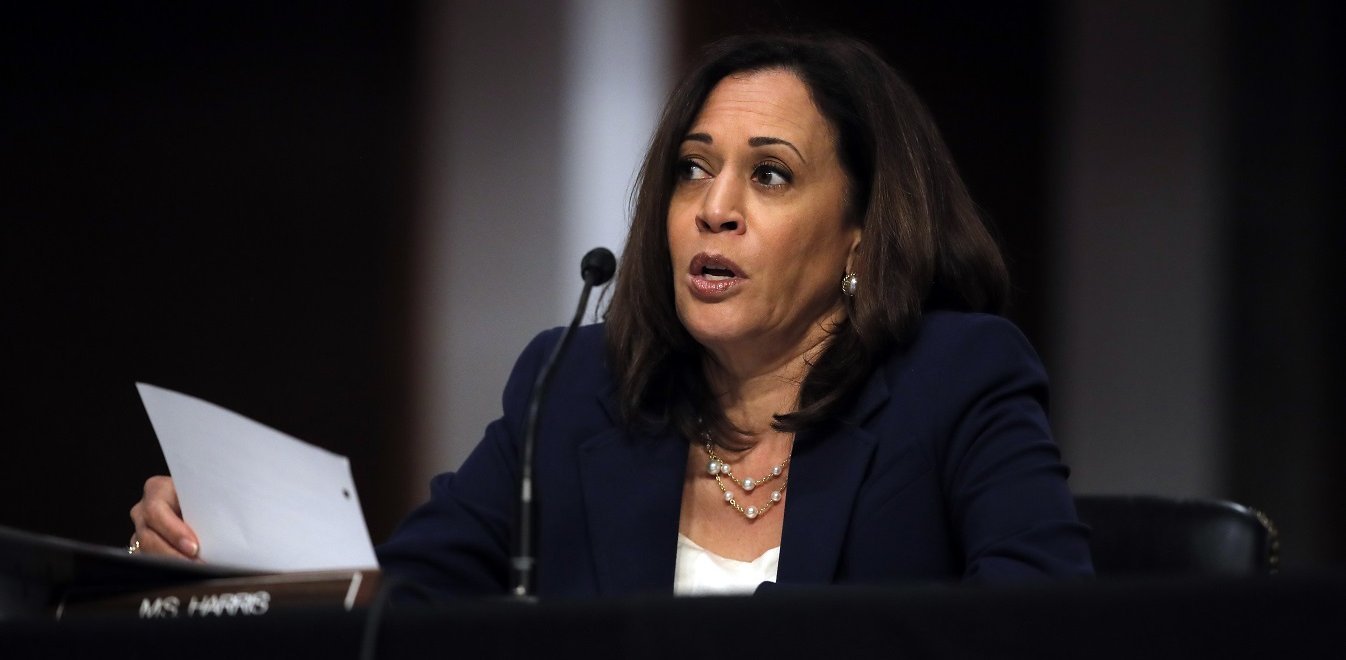 Καμάλα Χάρις: Ποια είναι η εισαγγελέας που ετοιμάζεται να γράψει ιστορία στο Λευκό Οίκο