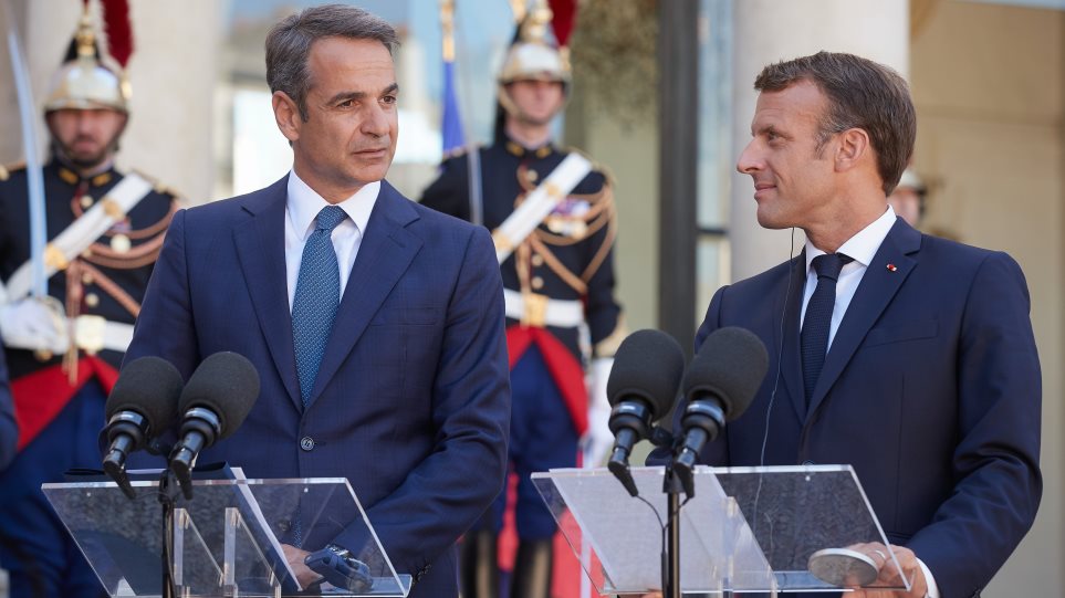 Στην αναζήτηση «διπλωματικών λύσεων» ο Κ.Μητσοτάκης: Συνομίλησε με τον Μακρόν – Σε λίγο τηλεφώνημα με τον Σίσι