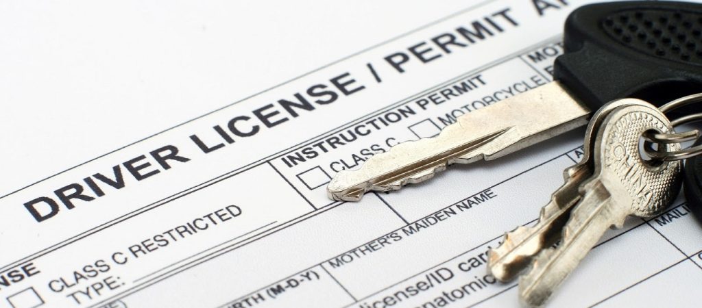 Έβαλαν μία καρέκλα αντί για τη φωτογραφία της στο δίπλωμα οδήγησης (φώτο)