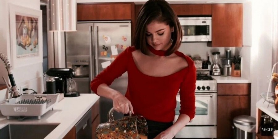 Σελένα Γκόμεζ: Ξεκινάει δική της εκπομπή μαγειρικής (βίντεο)