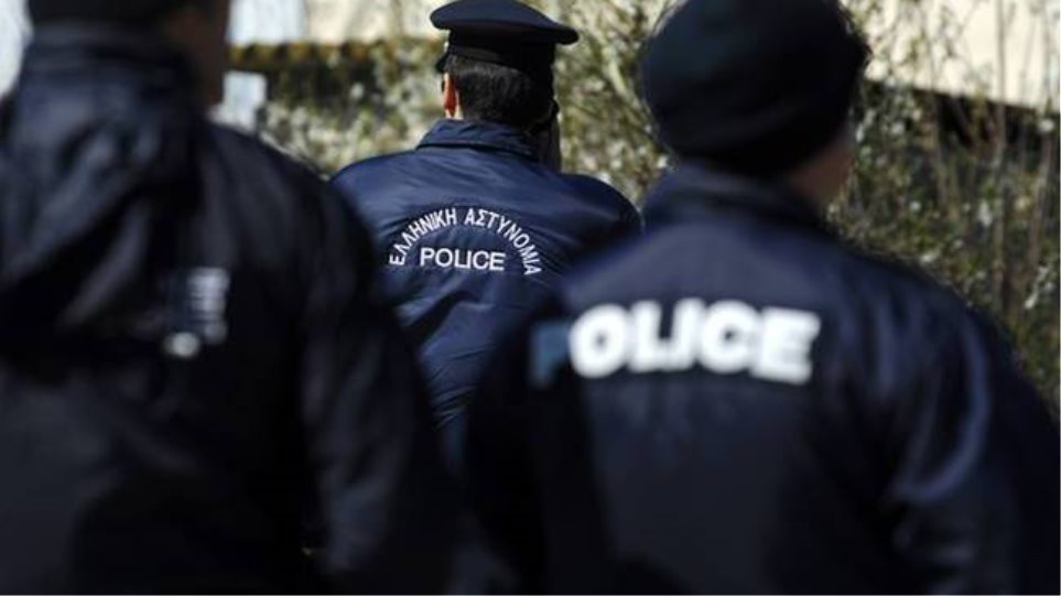 Έφοδος της αστυνομίας σε ξενοδοχείο για τα μέτρα για τον κορωνοϊό μετά από καταγγελία τουρίστα