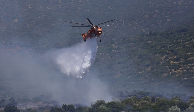 Φωτιά σε εξέλιξη στα Χανιά: Εκκενώθηκαν σπίτια – Ενισχύθηκαν οι δυνάμεις πυρόσβεσης