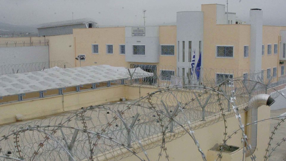 Φυλακές Δομοκού: Σουβλιά, ναρκωτικά, κινητά και USΒ σε κελιά κρατουμένων