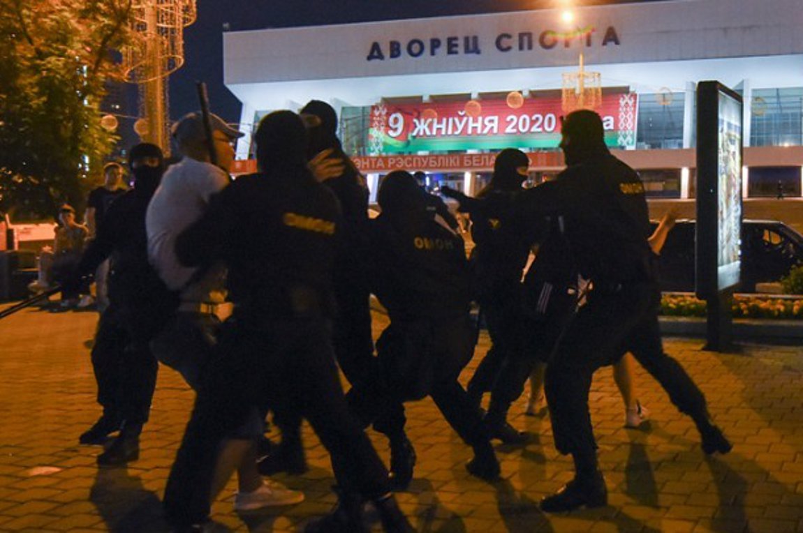 Λευκορωσία: Δεύτερος νεκρός διαδηλωτής – Καταγγελίες για ξυλοδαρμούς από αστυνομικούς