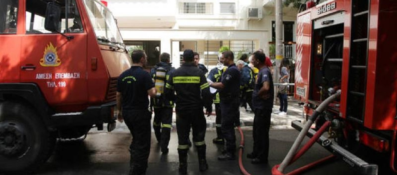 Θεσσαλονίκη: Ξέσπασε φωτιά σε διαμέρισμα – Απεγκλωβίστηκαν δύο γυναίκες