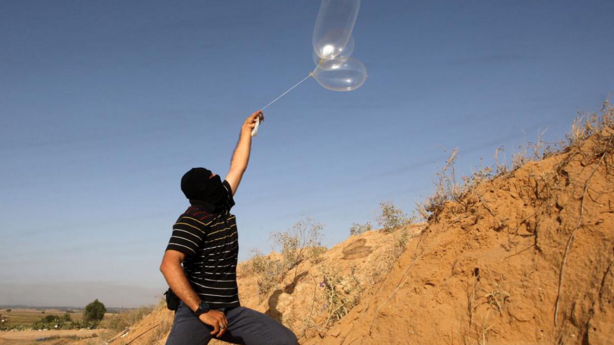 Το Ισραήλ βομβάρδισε τη Λωρίδα της Γάζας ως αντίποινα για τα «μπαλόνια βόμβες» (βίντεο)