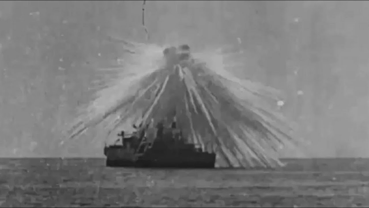 Όταν οι Αμερικανοί βύθιζαν τα θωρηκτά τους με εναέριους βομβαρδισμούς στα πλαίσια δοκιμών (βίντεο)