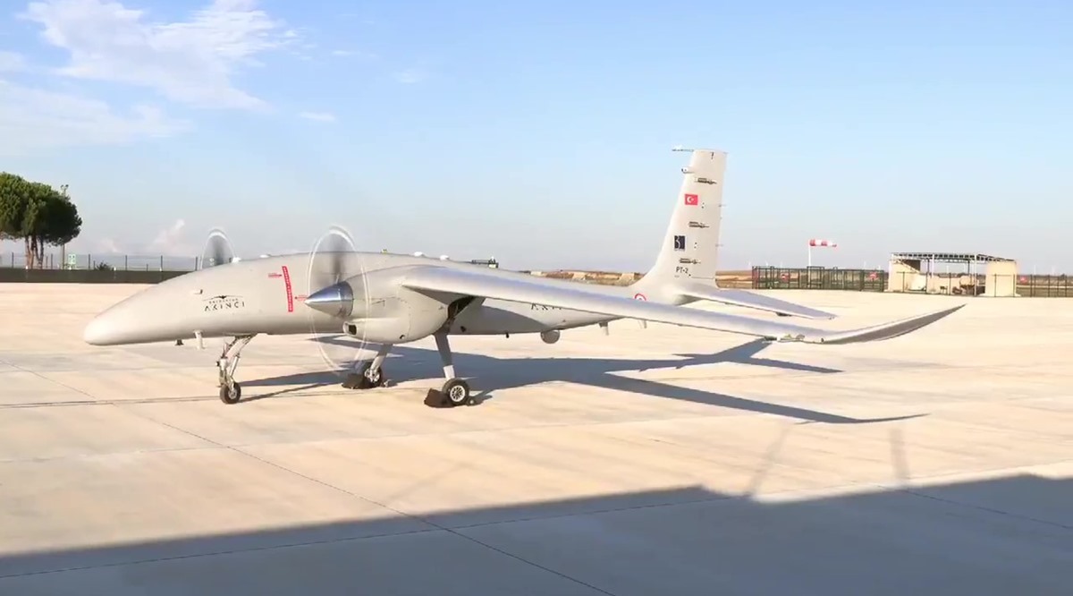 Ένα βήμα πιο κοντά στην ολοκλήρωση το νέο τουρκικό UAV Akinci – Θα μπορεί να φέρει τον πύραυλο κρουζ τύπου SOM! (βίντεο)